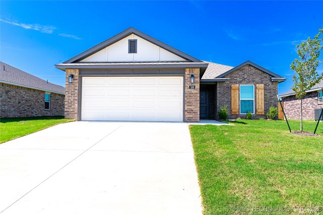 108 S 26th Street, Collinsville, OK 74021