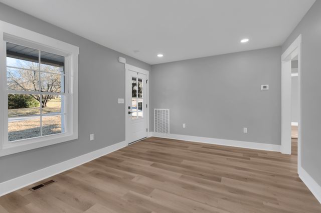 204 E Berkley Cir, Lewisburg, TN 37091