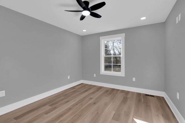 204 E Berkley Cir, Lewisburg, TN 37091