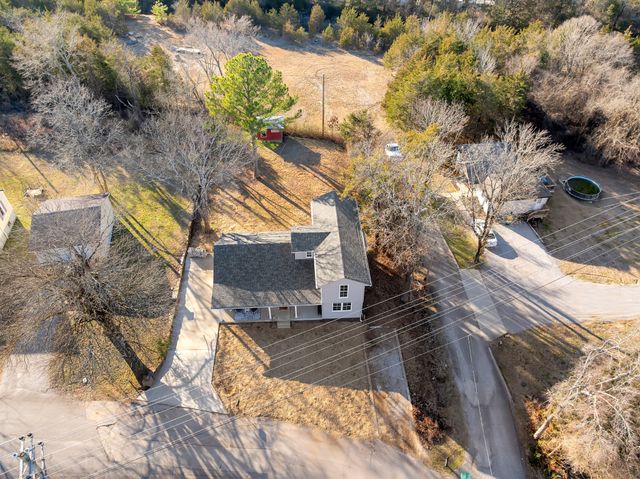 204 E Berkley Cir, Lewisburg, TN 37091