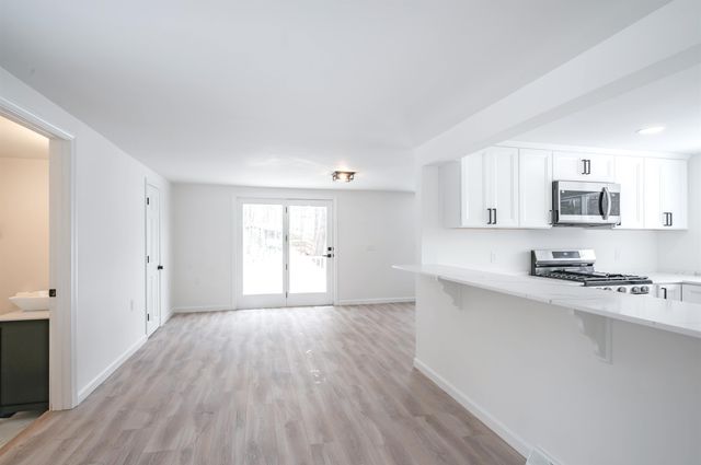 7 Little Island Park, Pelham, NH 03076