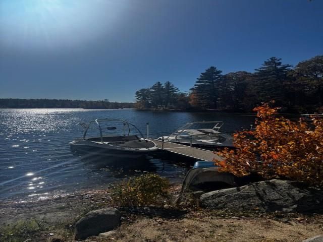 7 Little Island Park, Pelham, NH 03076