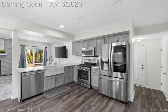 39040 Donald Street, Livonia, MI 48154