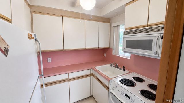 26945 Milford Road 34, Lyon Charter Township, MI 48178