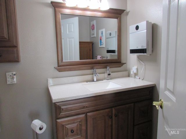 940 N Miner Ave., Kuna, ID 83634