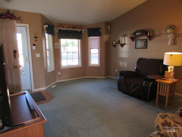 940 N Miner Ave., Kuna, ID 83634