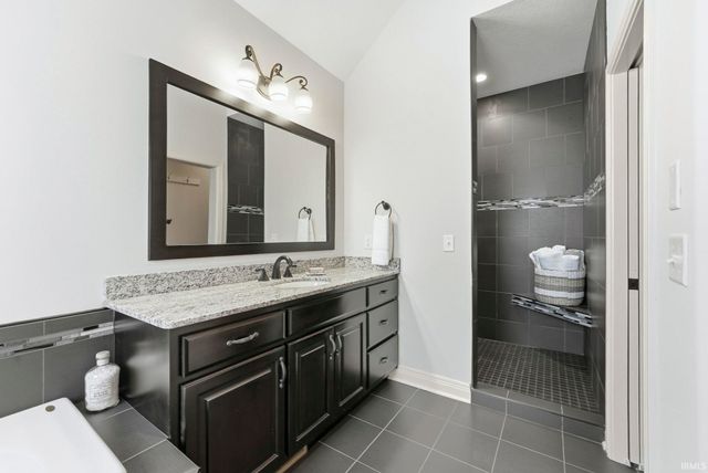 13725 Lurrey Pass, Fort Wayne, IN 46845