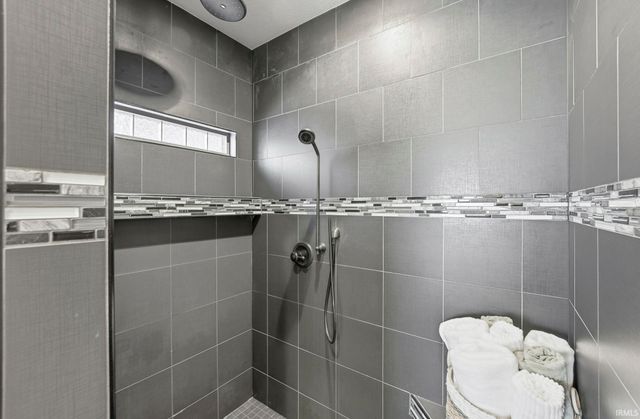 13725 Lurrey Pass, Fort Wayne, IN 46845