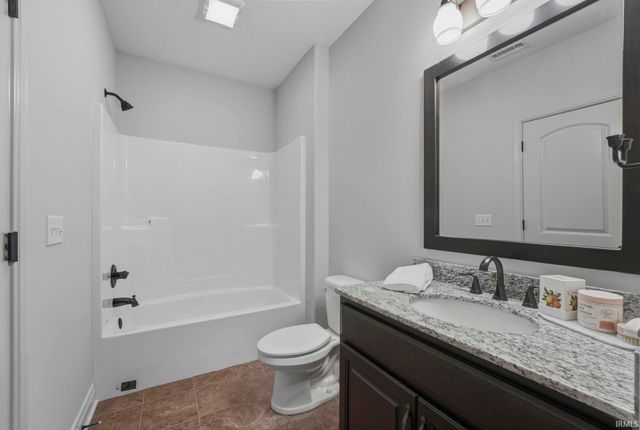 13725 Lurrey Pass, Fort Wayne, IN 46845