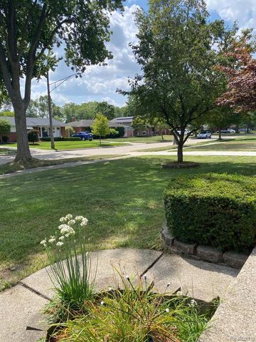 8863 Birkhill Drive, Sterling Heights, MI 48314