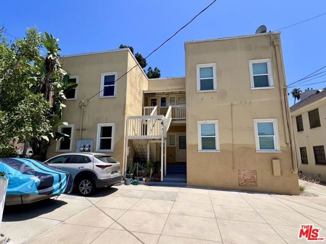 2011 N Vermont Avenue, Los Angeles, CA 90027