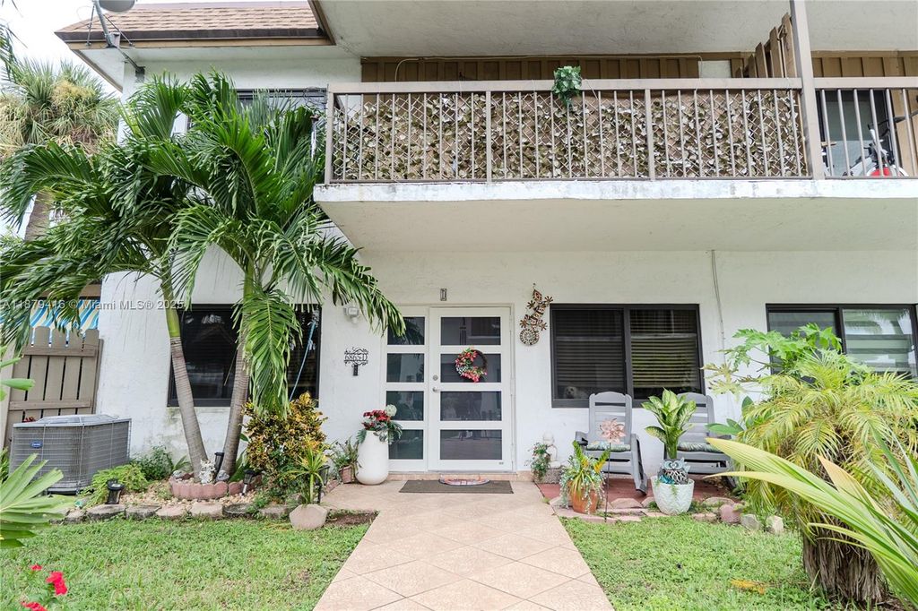 6865 NW 169th St D, Hialeah, FL 33015