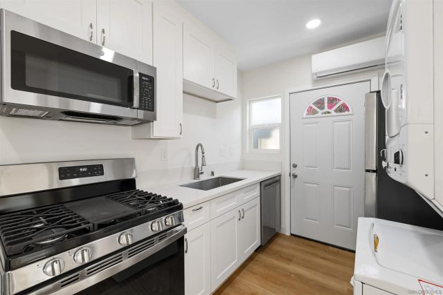 5280 Manhasset Dr, San Diego, CA 92115