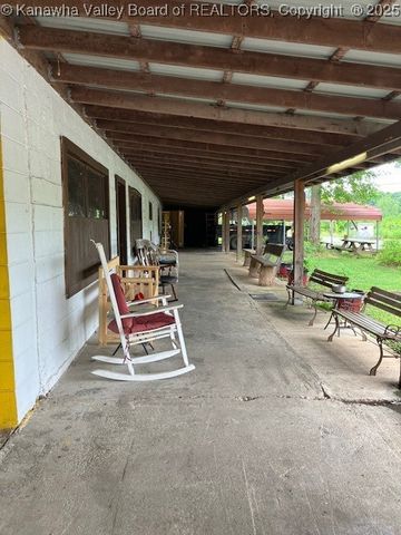 807-809 Walnut Street, Ravenswood, WV 26164