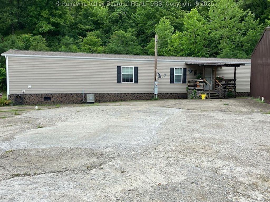 807-809 Walnut Street, Ravenswood, WV 26164