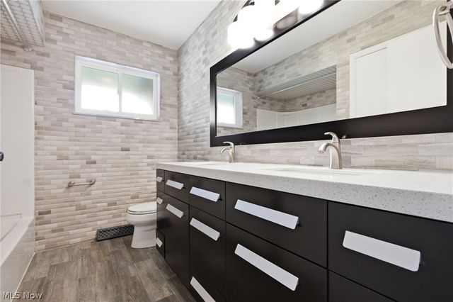 12758 Abbey Road, North Royalton, OH 44133