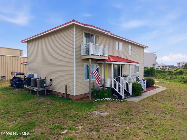 133 SE 48th Street, Oak Island, NC 28465