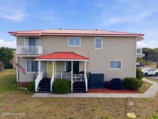 133 SE 48th Street, Oak Island, NC 28465