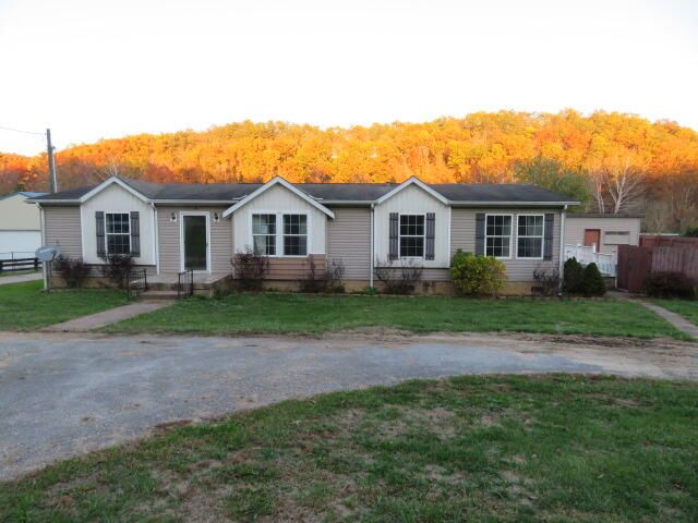 7910 Winchester Road, Clay City, KY 40312