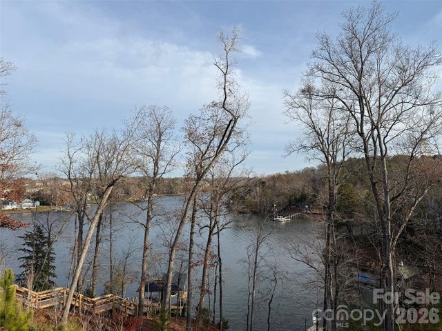 17909 Wilbanks Drive, Charlotte, NC 28278