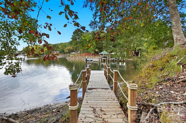17909 Wilbanks Drive, Charlotte, NC 28278
