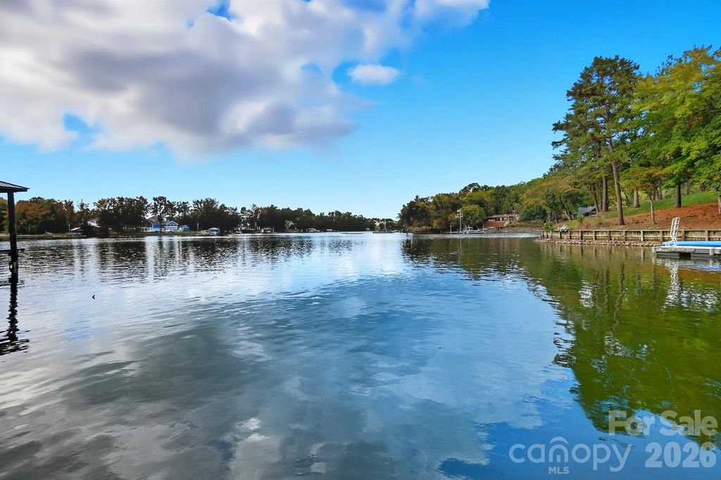 17909 Wilbanks Drive, Charlotte, NC 28278