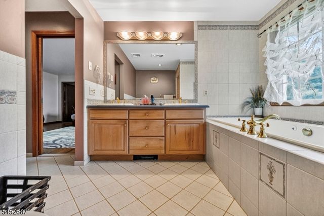 251 W Mountain Rd, Sparta Twp., NJ 07871