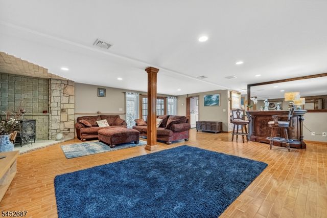 251 W Mountain Rd, Sparta Twp., NJ 07871