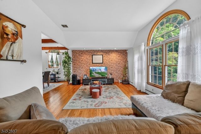 251 W Mountain Rd, Sparta Twp., NJ 07871