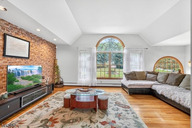 251 W Mountain Rd, Sparta Twp., NJ 07871
