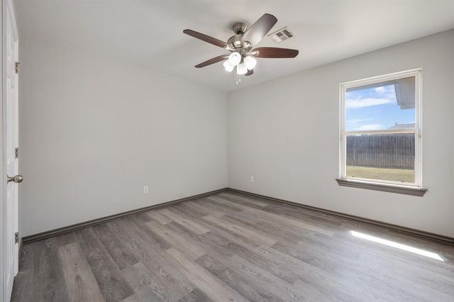 909 Greenfield Avenue, Yukon, OK 73099