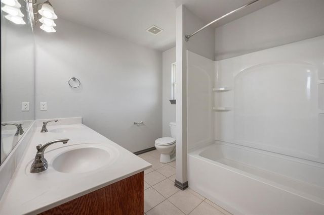 909 Greenfield Avenue, Yukon, OK 73099