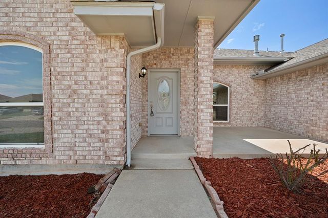 909 Greenfield Avenue, Yukon, OK 73099