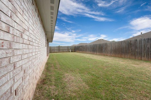 909 Greenfield Avenue, Yukon, OK 73099