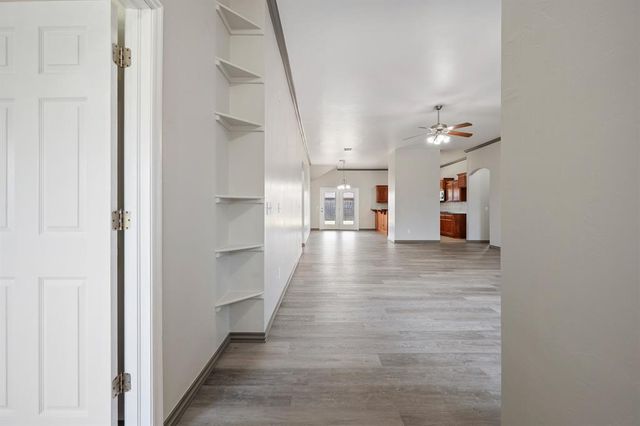 909 Greenfield Avenue, Yukon, OK 73099