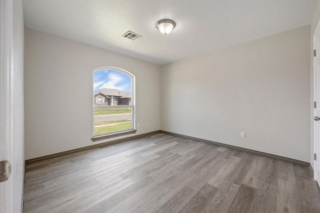 909 Greenfield Avenue, Yukon, OK 73099
