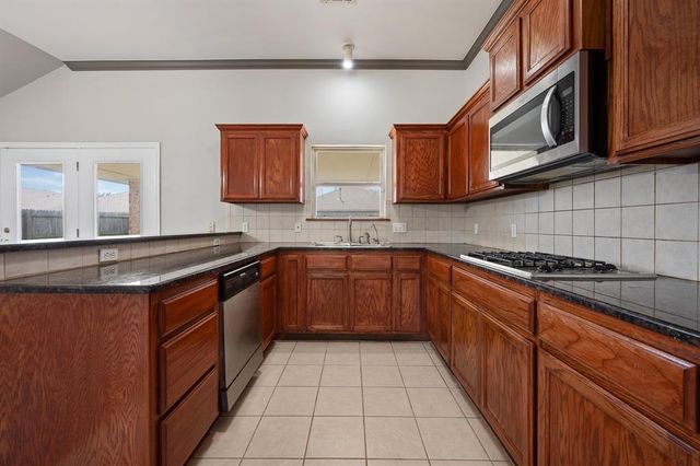 909 Greenfield Avenue, Yukon, OK 73099