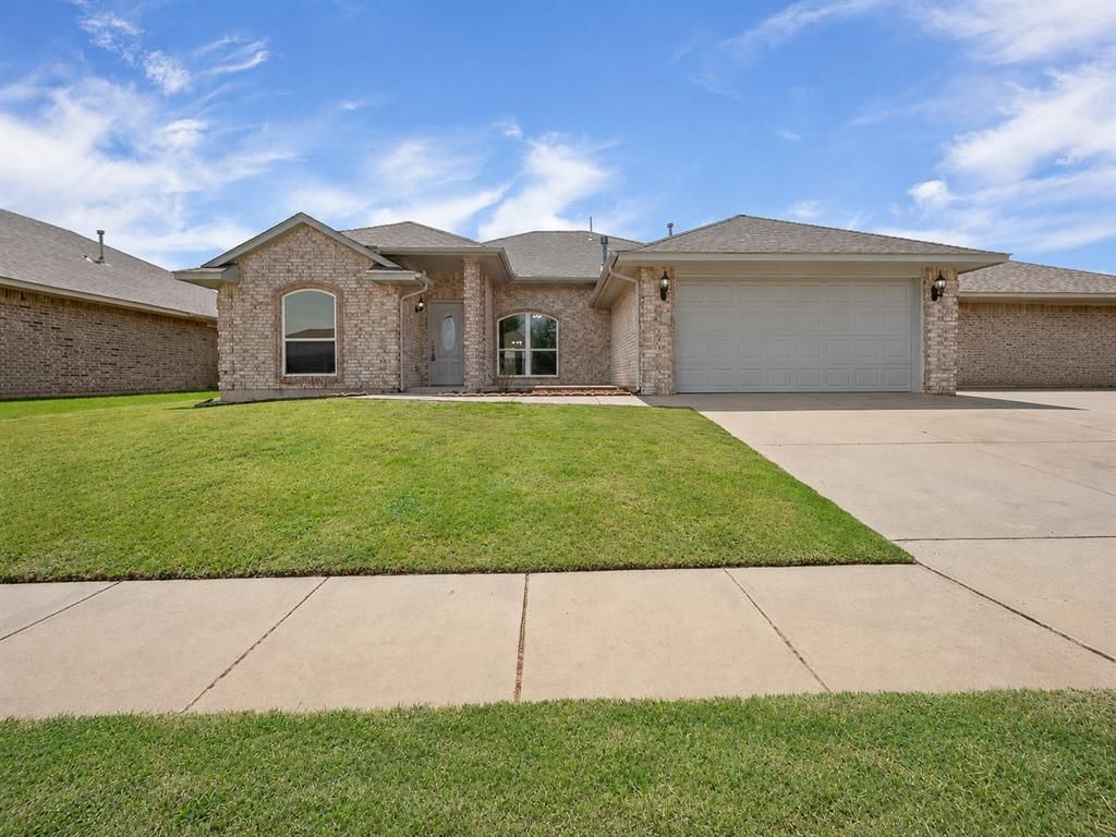 909 Greenfield Avenue, Yukon, OK 73099