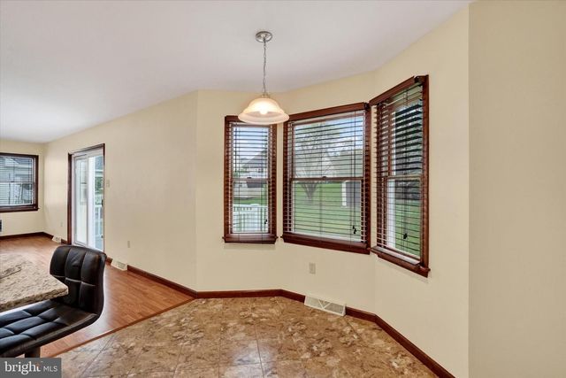 2720 SPARROW DR, York, PA 17408