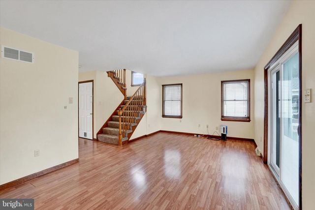 2720 SPARROW DR, York, PA 17408