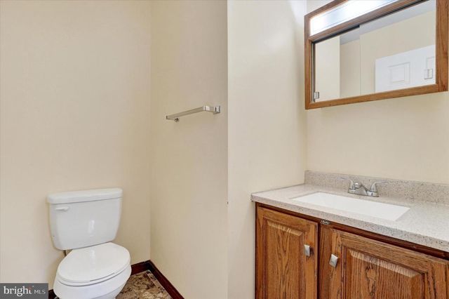 2720 SPARROW DR, York, PA 17408