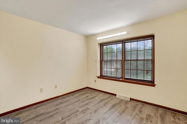 2720 SPARROW DR, York, PA 17408