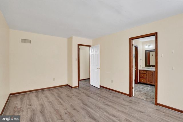2720 SPARROW DR, York, PA 17408