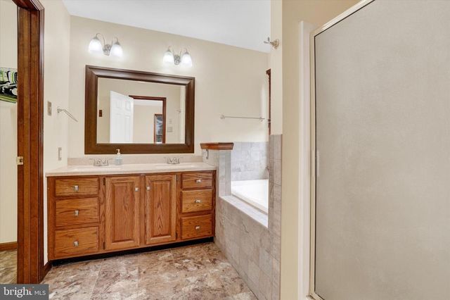 2720 SPARROW DR, York, PA 17408