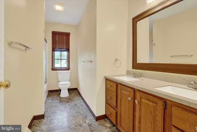 2720 SPARROW DR, York, PA 17408