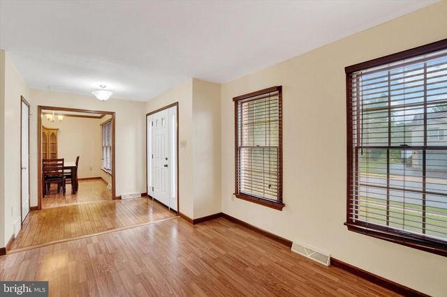 2720 SPARROW DR, York, PA 17408