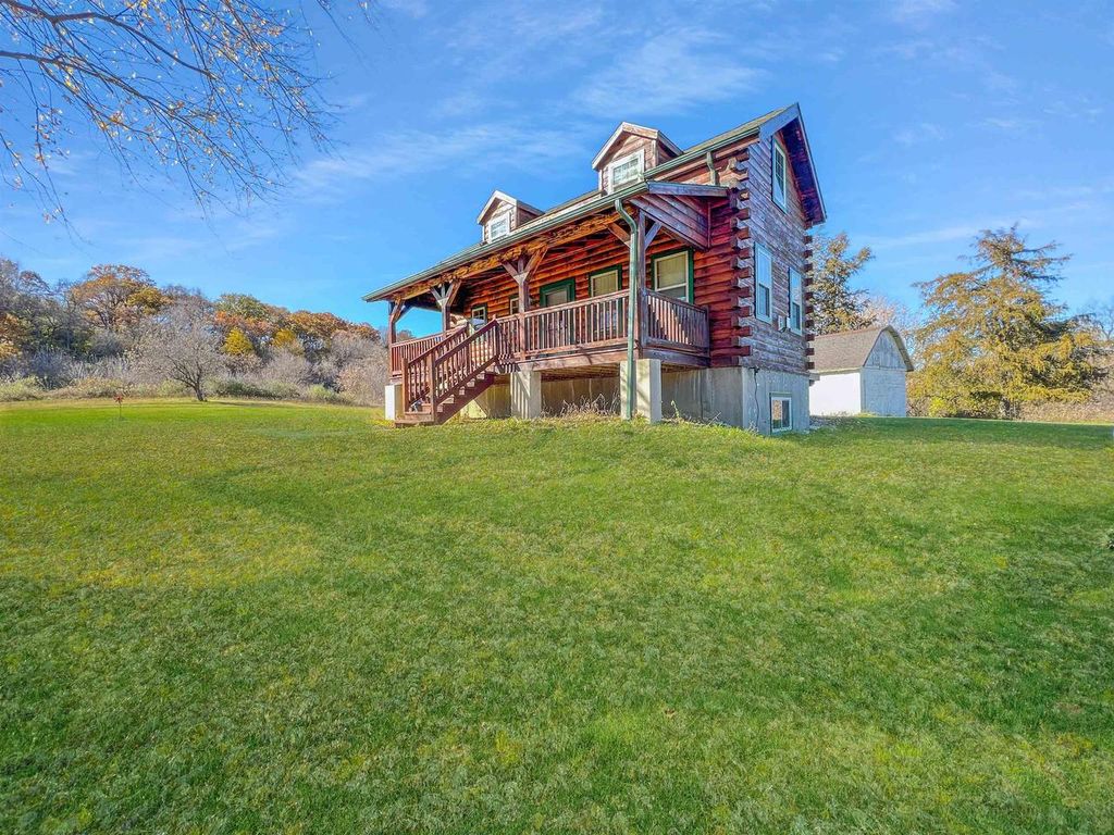 S181 Dore Road, Lyndon Station, WI 53944