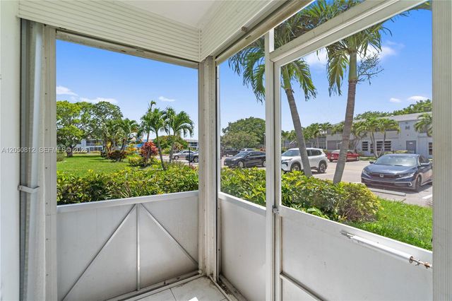 213 N Oakridge N 213, Deerfield Beach, FL 33442