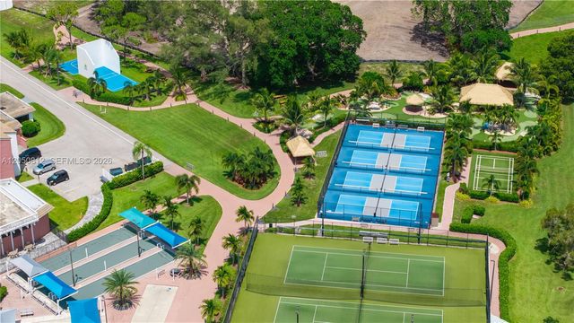 213 N Oakridge N 213, Deerfield Beach, FL 33442