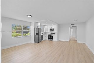213 N Oakridge N 213, Deerfield Beach, FL 33442